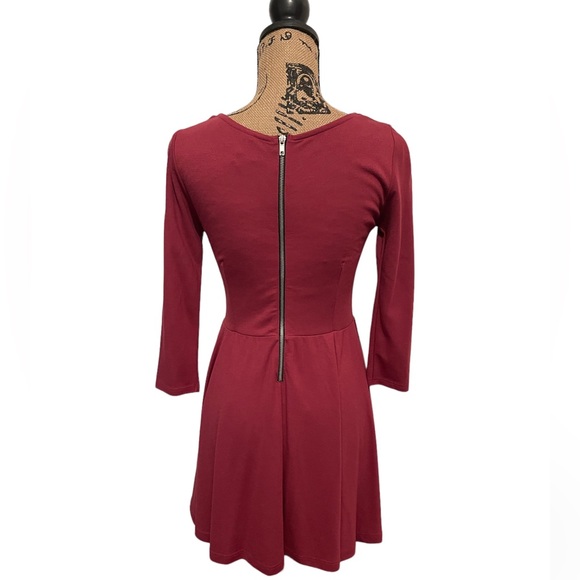 H&M Wine Colored Skater Dress NWT - Picture 3 of 6